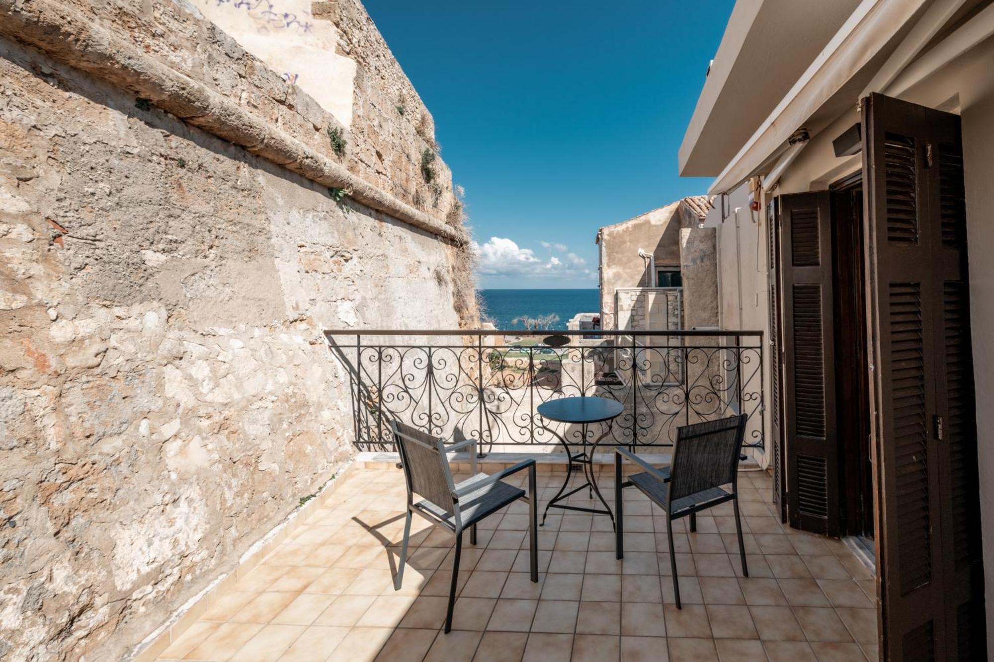 Casa Veneta Chrissi Akti Chania Exterior foto